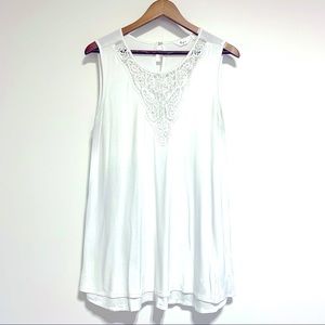 Lace front white sleeveless maternity top size M